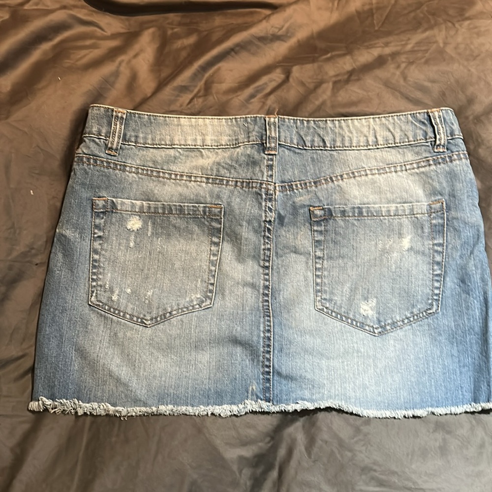Jean Skirt - Picture 3 of 3
